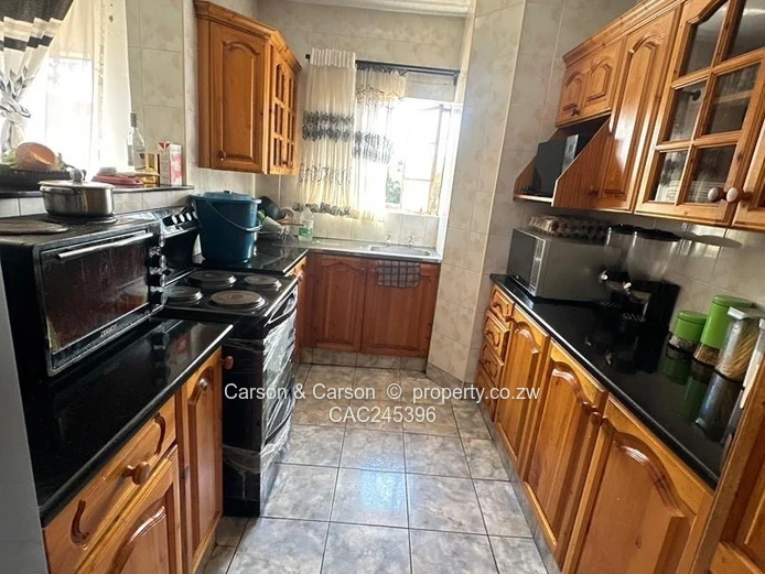 Neat 2 beds to let shared 