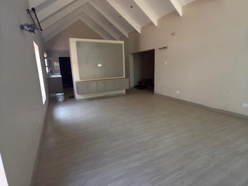 4 Bedroom Flat & Apartment