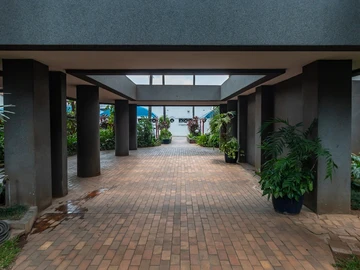 3 Bedroom Flat & Apartment