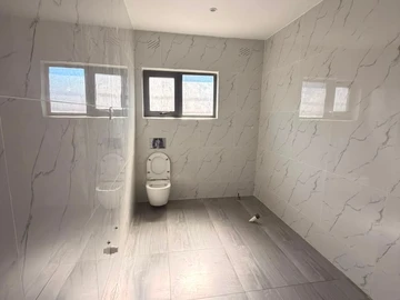 4 Bedroom Garden Flat