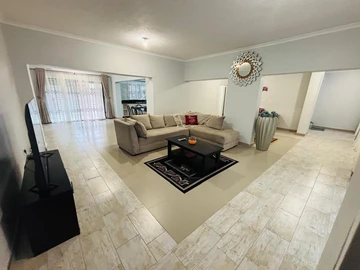 3 Bedroom Flat & Apartment