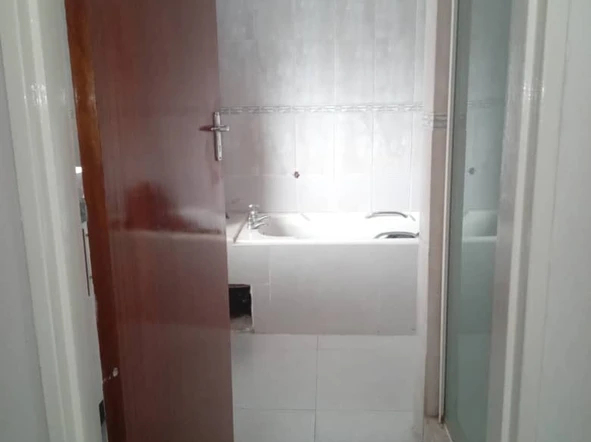 2 Bedroom Flat & Apartment