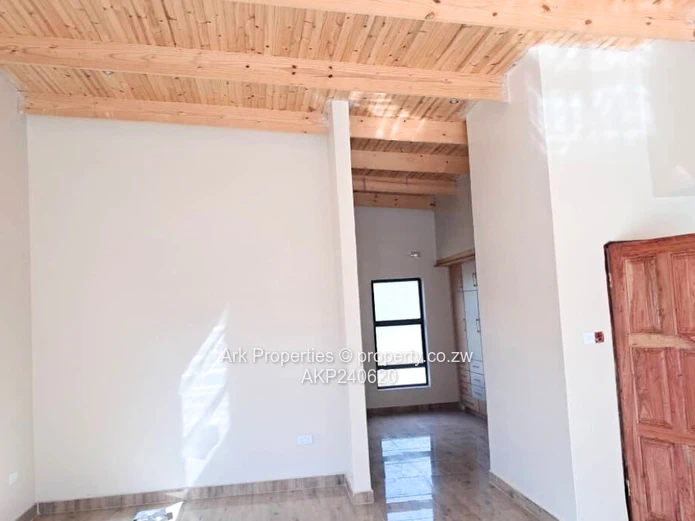 6 Bedroomed Cluster House