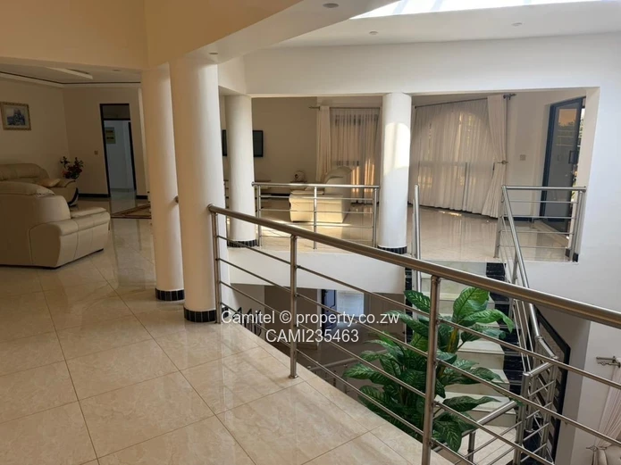 Furnished 6-Bed Luxury House with Pool in Hogerty Hill