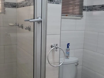 3 Bedroom Flat & Apartment