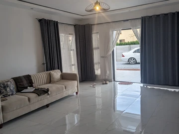 2 Bedroom Flat & Apartment