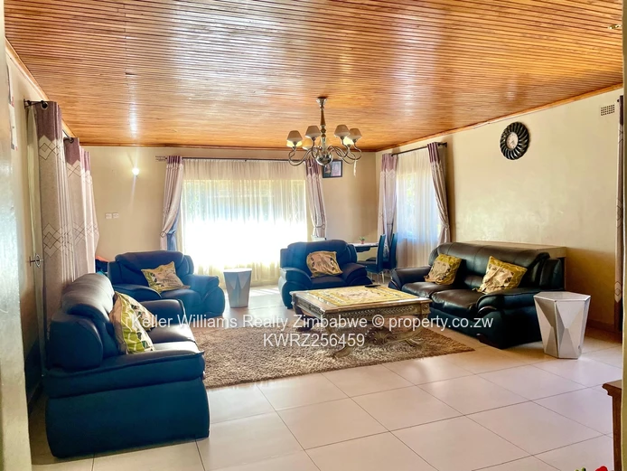Family Home on 2,142 m², with Solar and Borehole (Sole Mandate)