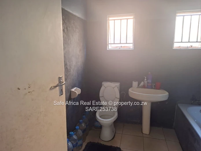 3-BEDROOM FAMILY HOME FOR SALE – ZENGEZA 3 EXTENSION | 181sqm | $38,000  