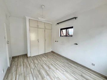 3 Bedroom Flat & Apartment