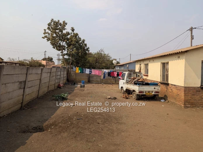 Walled Norton 2-Bed Bungalow on Main Road with Verandah (Sole Mandate)
