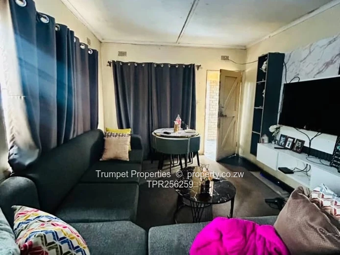 Glen Norah 3-Bed: Walled Home with Garage & Verandah