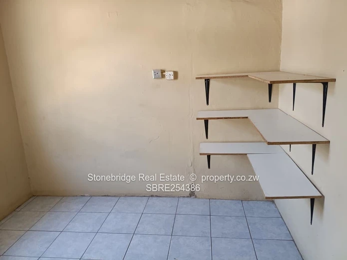 3 Bedroomed House in Lobengula West To Rent