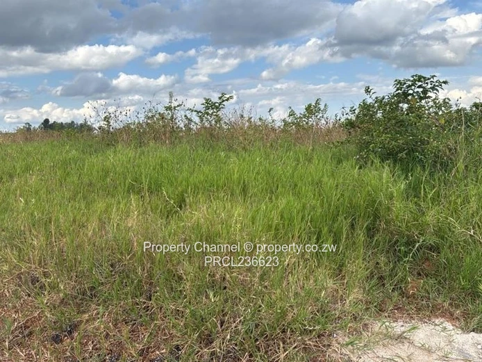 518m² Tarmac Frontage Stand on Scenic Nyeredzi Ridge