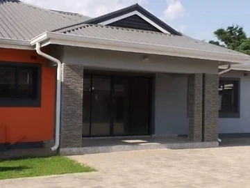3 Bedroom Flat & Apartment
