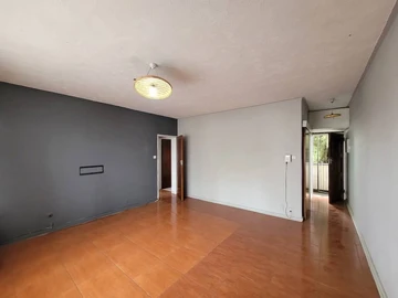 2 Bedroom Flat & Apartment