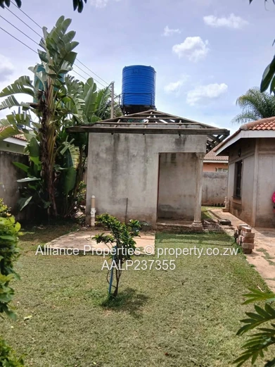 Grand 6-Bedroom Executive Residence Belvedere West