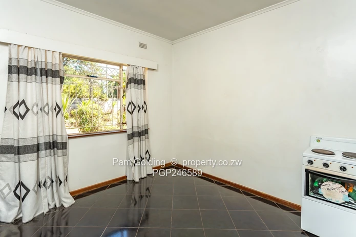 Rhodesville – 4 Bedroom Family Home With A Prolific Borehole