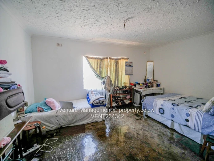 Spacious 4-Bedroom Gem in Zimre Park - $95k