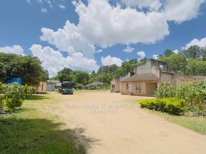 Hatfield Property with Twentydales Road Frontage for Sale