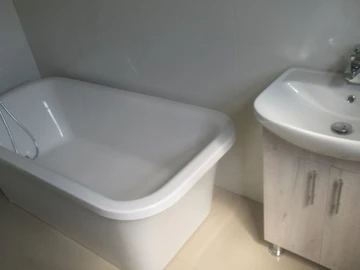 3 Bedroom Flat & Apartment