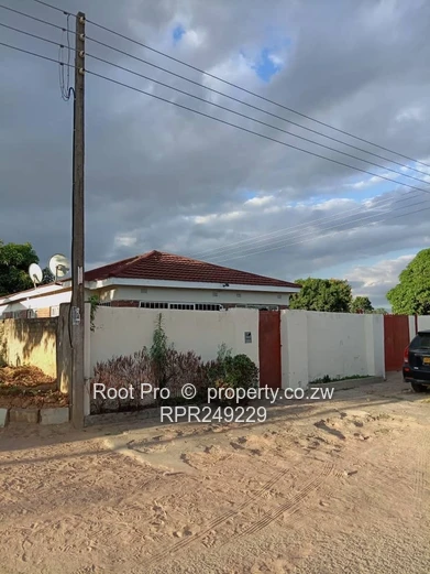 GLEN NORAH B HOUSE FOR SALE – USD 62,000 Situated on a corner stand measuring 250m², this well-maint