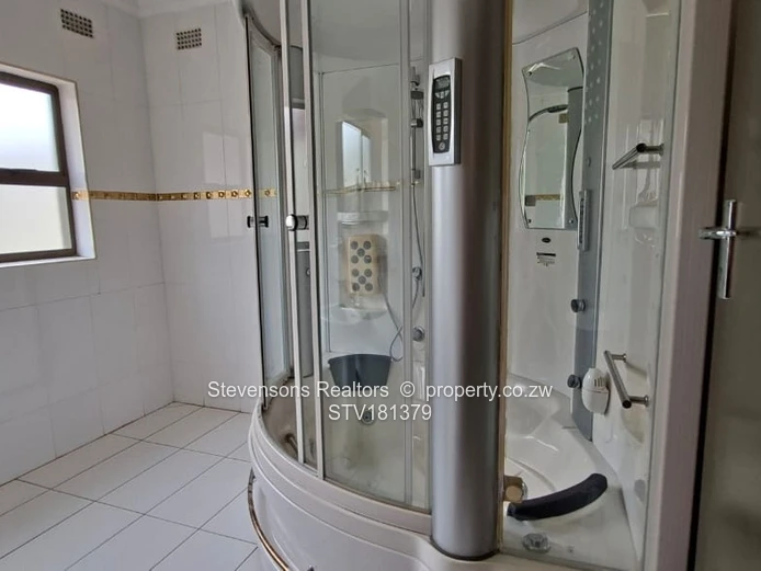 6-Bedroom Luxurious Rental in Shawasha Hills, Harare with Pool & Borehole!