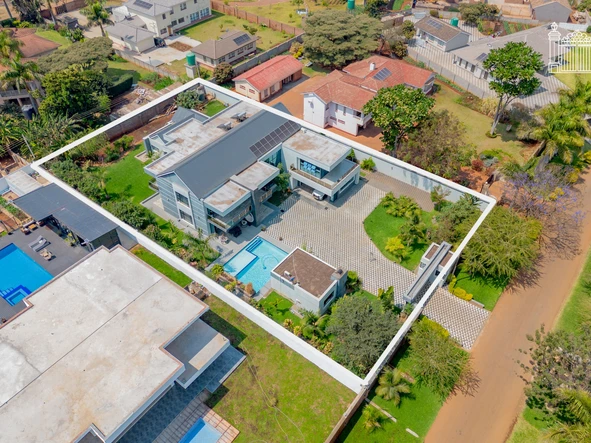 6 Bedroom House