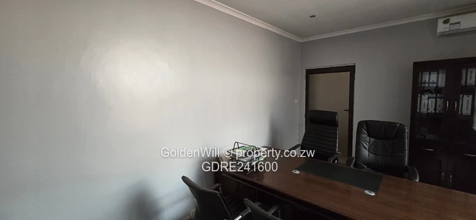 Southly Park Garage/Warehouse/Offices  For Rental 