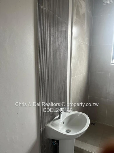 Modern 4 Bedroomed House on Corner Stand