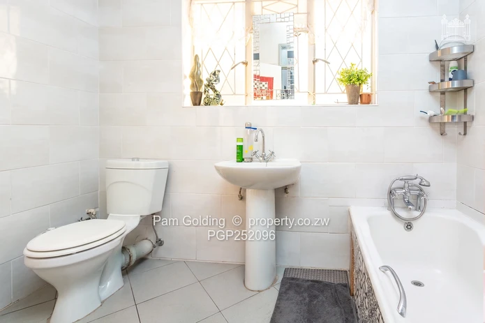 Charming 3 Bedroom Cottage/Garden Flat for Sale (Sole Mandate)