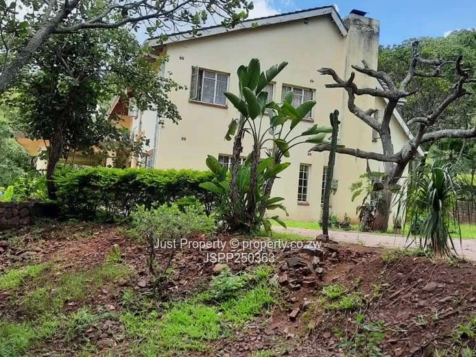 7-Bed Lake Chivero Estate: Your Private Woodland Sanctuary