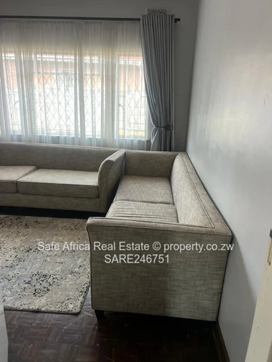 Spacious 4-Bed Home in Eastlea on 1700m² with Borehole