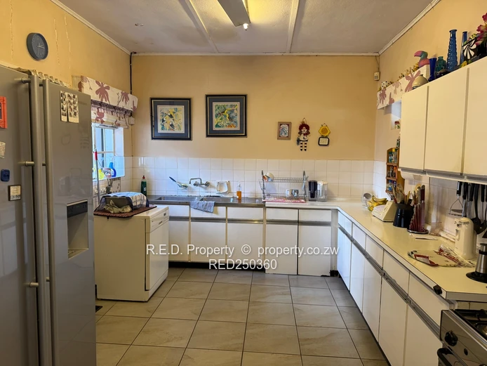 Neat Family Home In a Prime Location - Hillside!