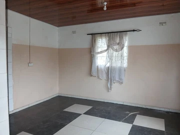 2 Bedroom Flat & Apartment