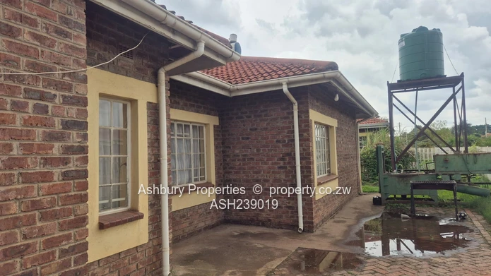 Specious Gated Community in Prospect 