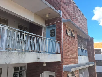 2 Bedroom Flat & Apartment