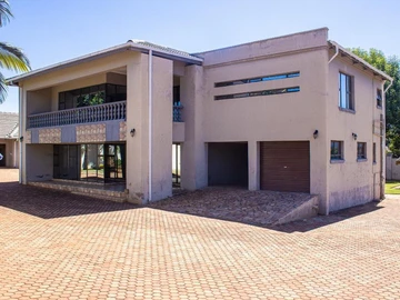 Luxurious 5-Bedroom House for Sale in Shawasha Hills, Gletwin!