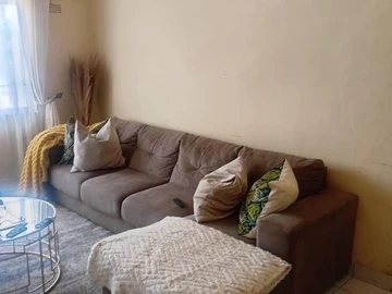 2 Bedroom Flat & Apartment