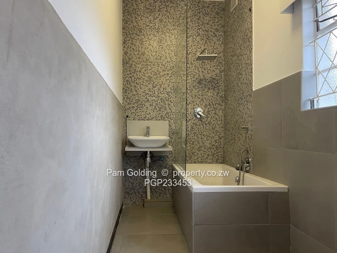 Flat for rent in Eastlea