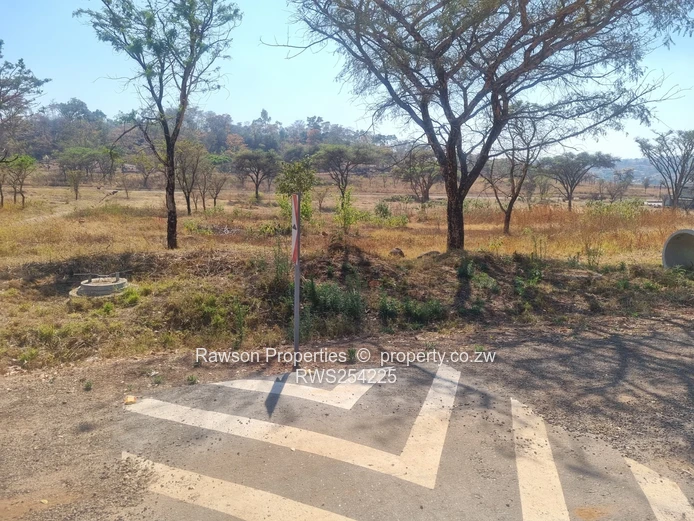 KINSLEY ESTATE 2000m² STAND FOR SALE!!!
