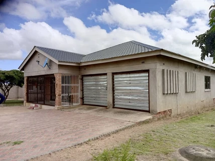 Multi-Habitation: Urban Housing and Everyday Life in Chitungwiza Zimbabwe (Research Report) Schlyter， Ann 4 Bedroom Houses for Sale in Chitungwiza | 32 listings