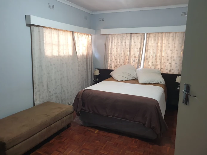 Helensvale furnished cottage to rent 