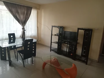 2 Bedroom Flat & Apartment