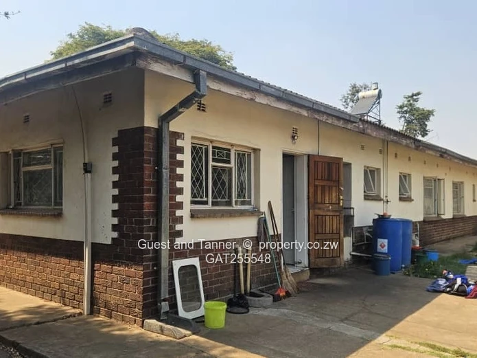 Vainona, Harare – Spacious Family Home with Separate Cottage