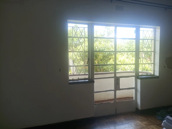 2 Bedroom Flat & Apartment