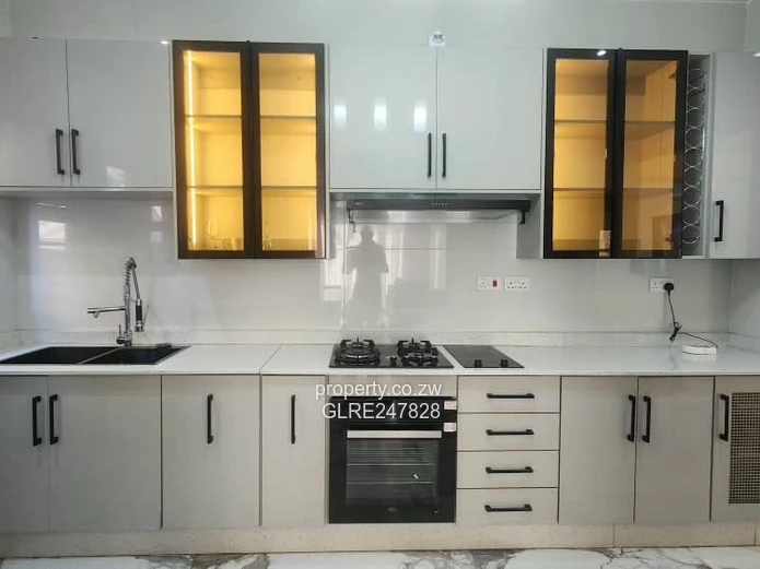 Fully Furnished 4-Bed Townhouse with Borehole, Greencroft