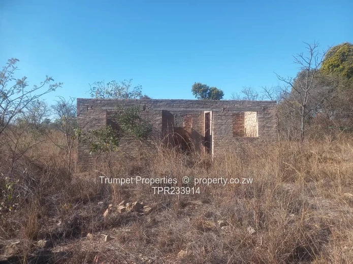 3ha Arable & Grazing Farm with Brick Shell — Marondera (Sole Mandate)
