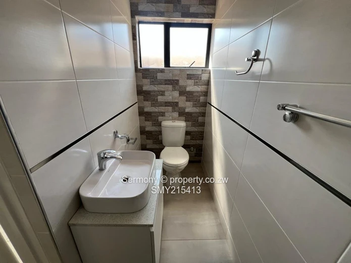 Luxurious 4-Bed Townhouse in Marlborough Up For Grabs 