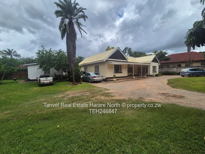 For Sale 330k *AVONDALE* Lanark Road off King George  3 Beds 2 baths Lounge Dining  Kitchen 1 bed co