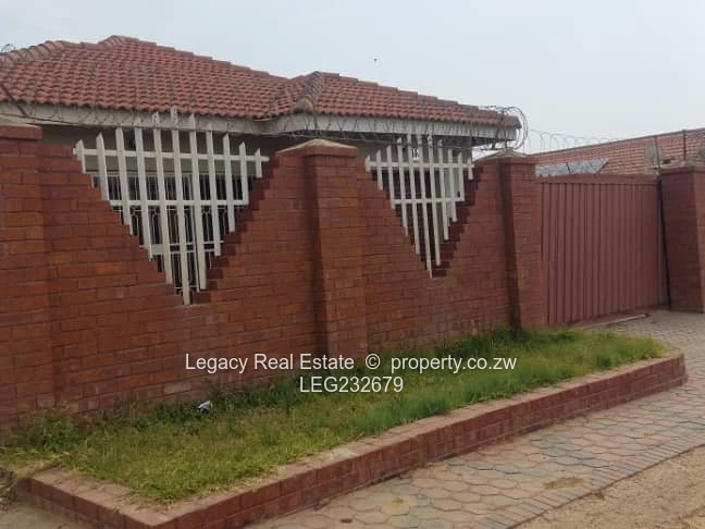 Secure and Comfortable Riverside Home in Glen View 1